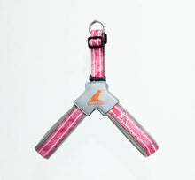 Load image into Gallery viewer, Realtree Step In V Harness Paradise Pink - mydoggytales.com
